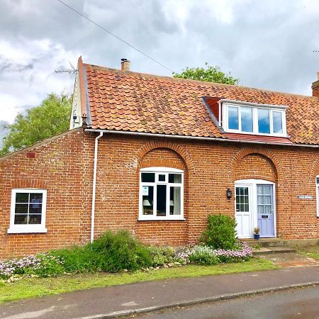 1 Tunns Cottages, Rushmere, Nr Beccles Exterior foto