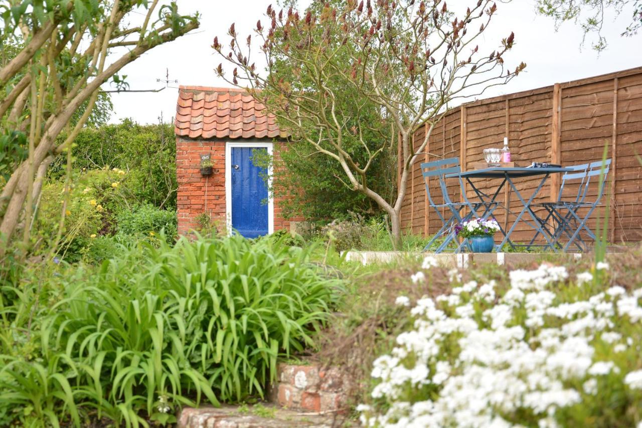 1 Tunns Cottages, Rushmere, Nr Beccles Exterior foto
